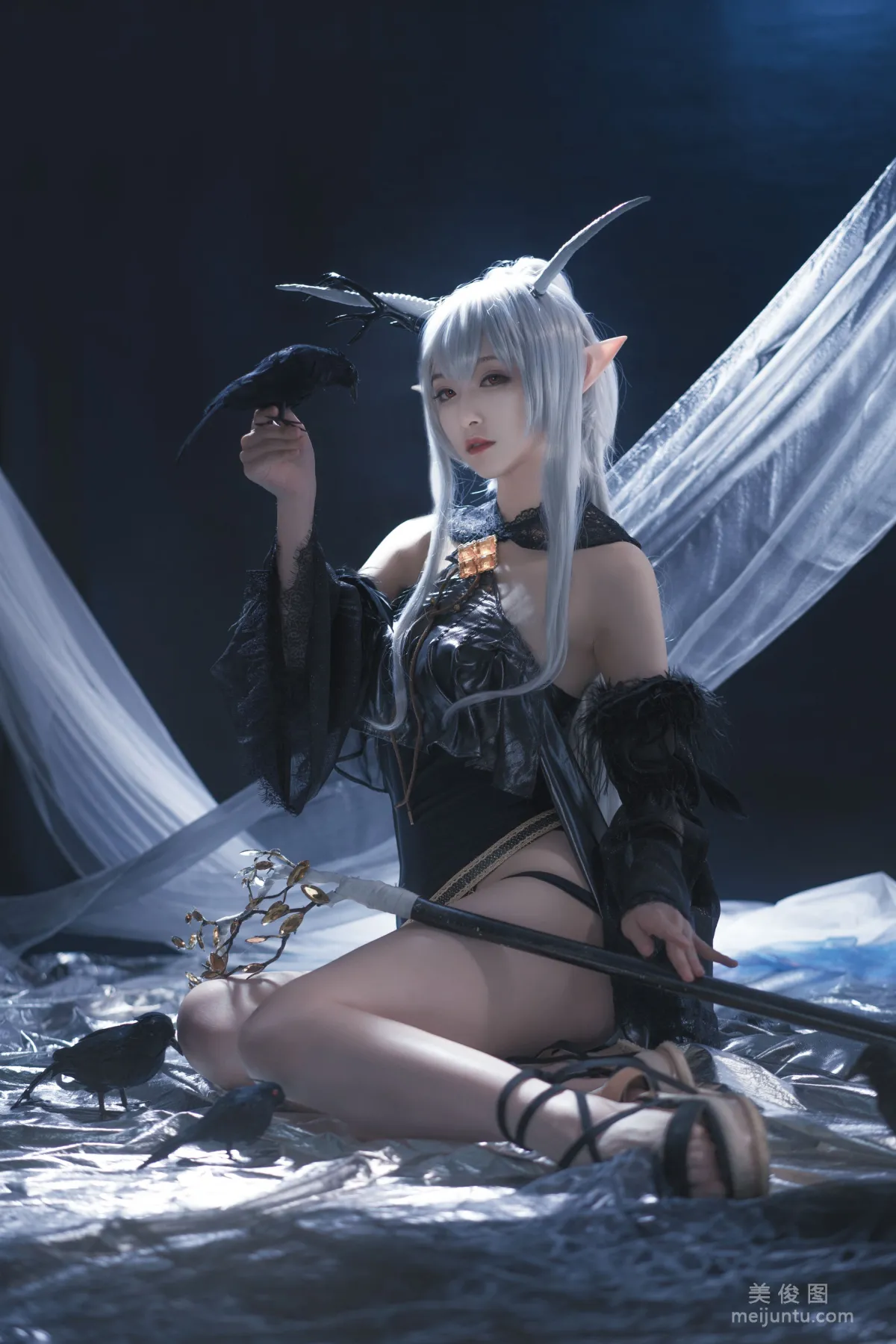 [COS福利] 动漫博主铁板烧鬼舞w 《闪灵》 写真集