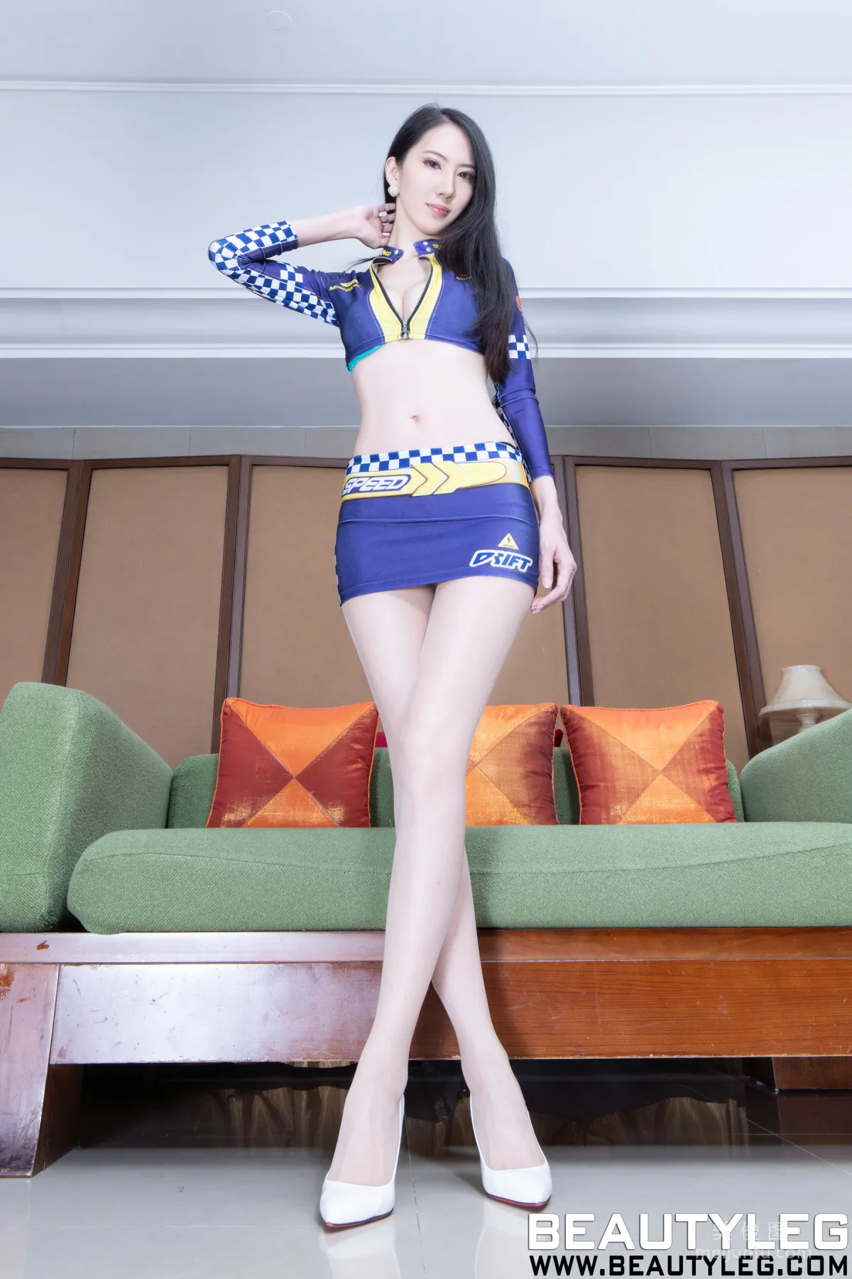 [Beautyleg] No.1994 Yoyo - 肉丝制服美腿+吊带黑丝
