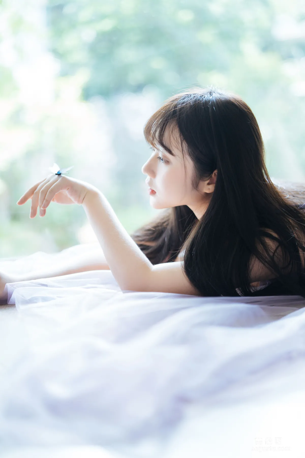 [COS福利] 微博福利姬镜酱 《静夏之薄纱蕾丝》 写真集