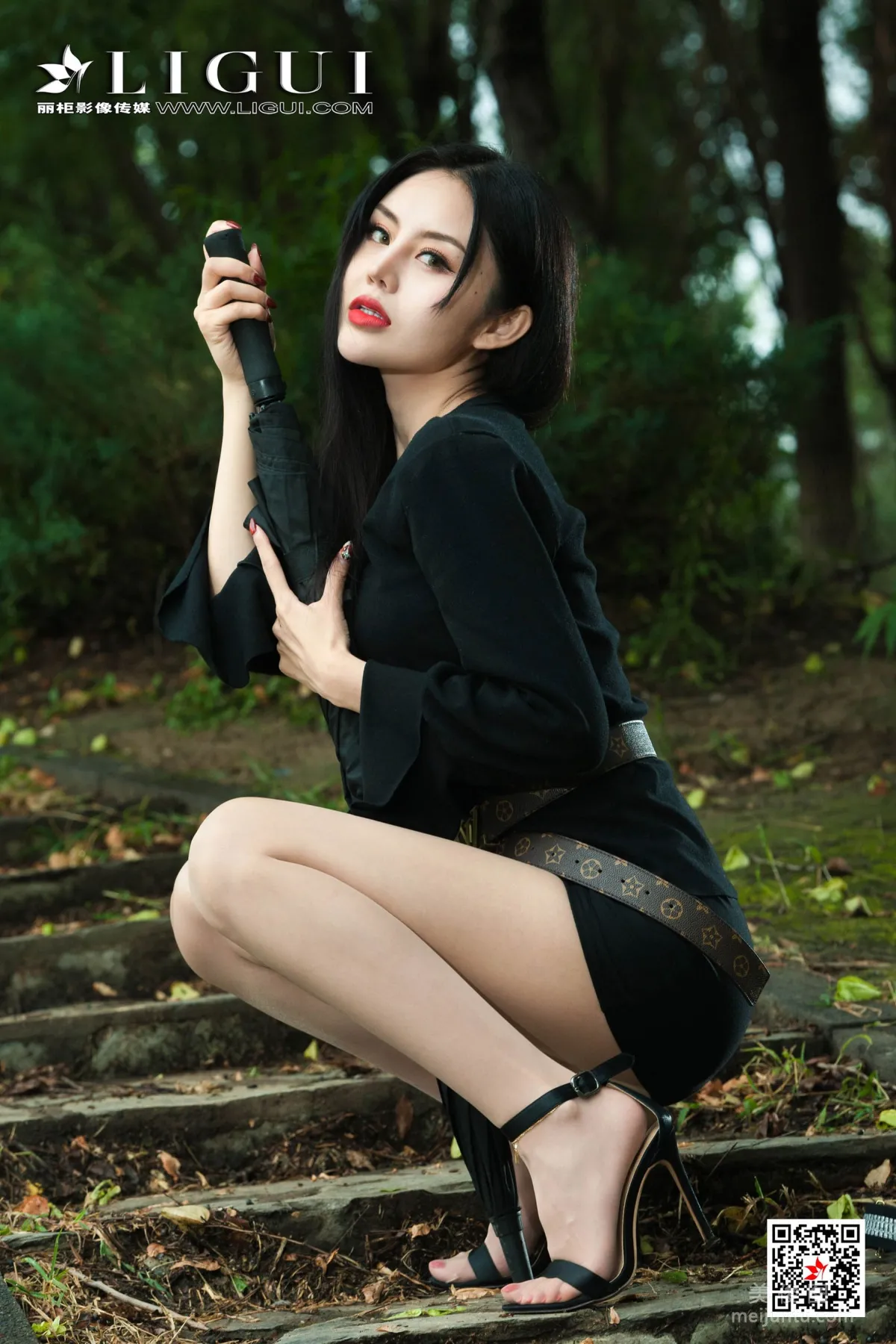 [丽柜Ligui] 凉儿 《黑衣丝袜女郎》 写真集