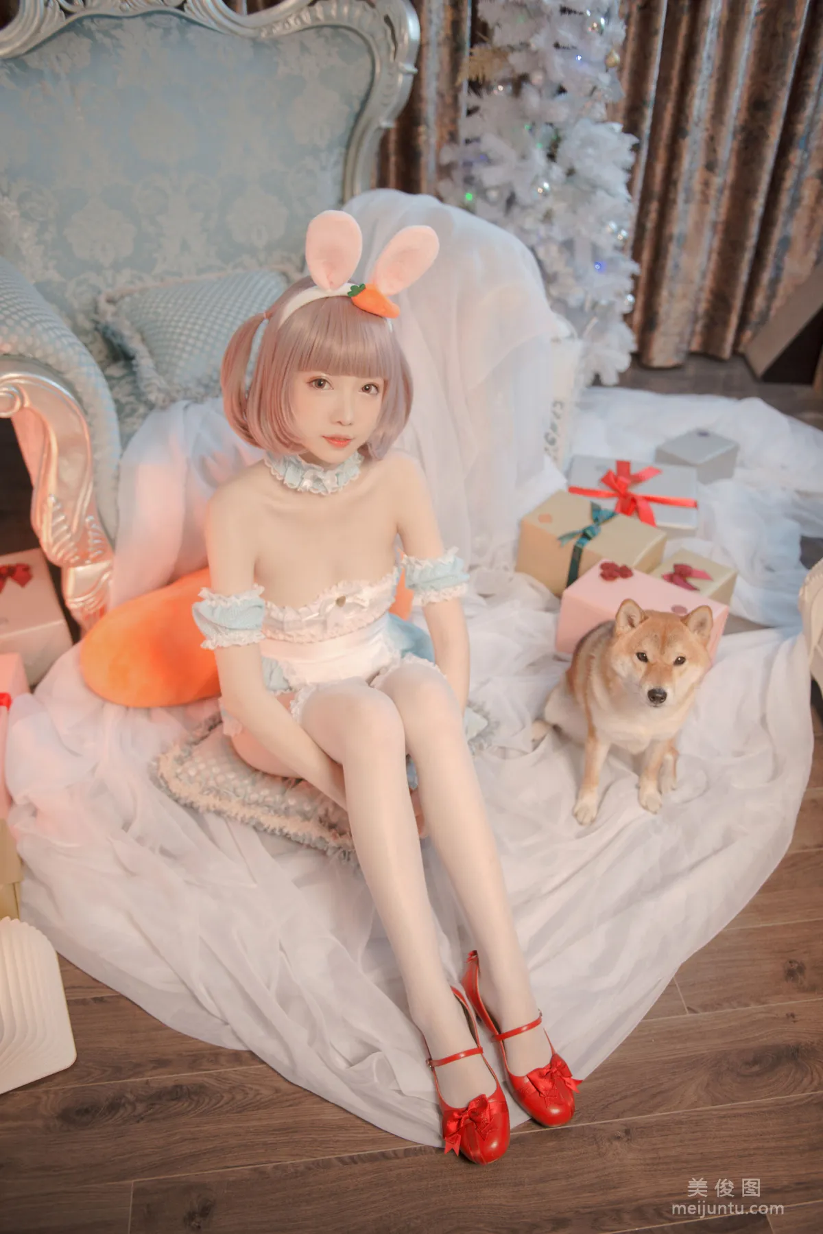 [COS福利] 大胸萌妹妖少you1 《雪兔》 写真集