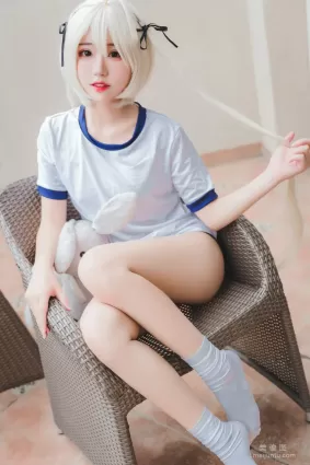 猫君君MaoJun 《体操服穹妹》 写真集