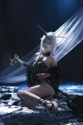 [COS福利] 动漫博主铁板烧鬼舞w 《闪灵》 写真集