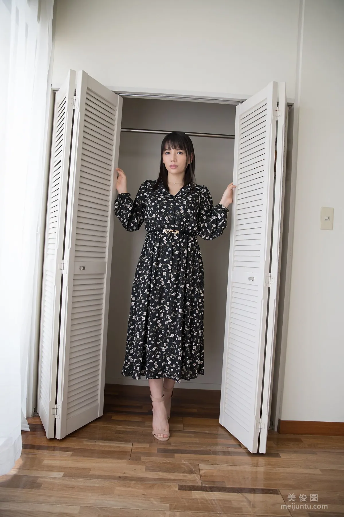 新垣優香 - Secret Gallery (STAGE2) 01 [Minisuka.tv] 写真集