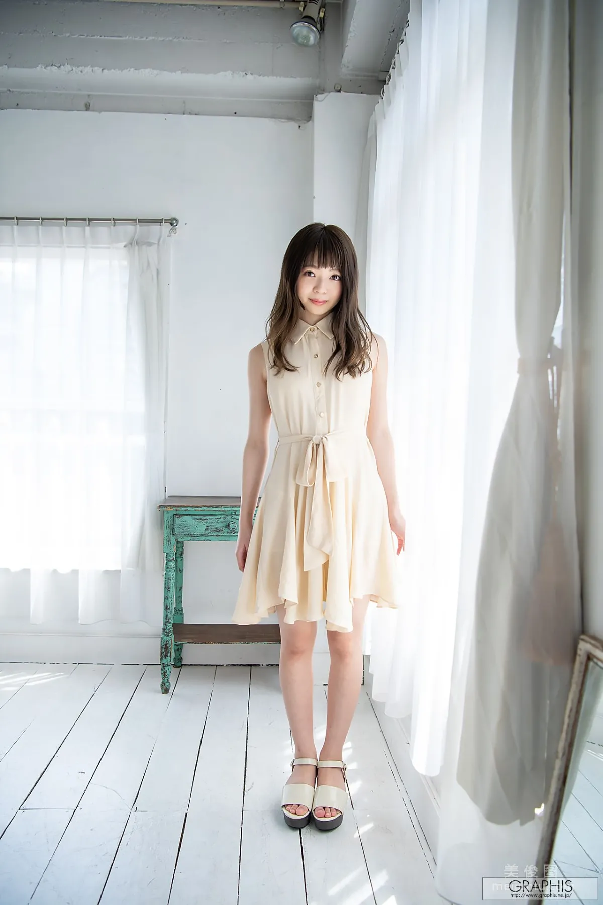 [Graphis] First Gravure 初脱ぎ娘 No.169 槙いずな(槙泉奈) 写真集