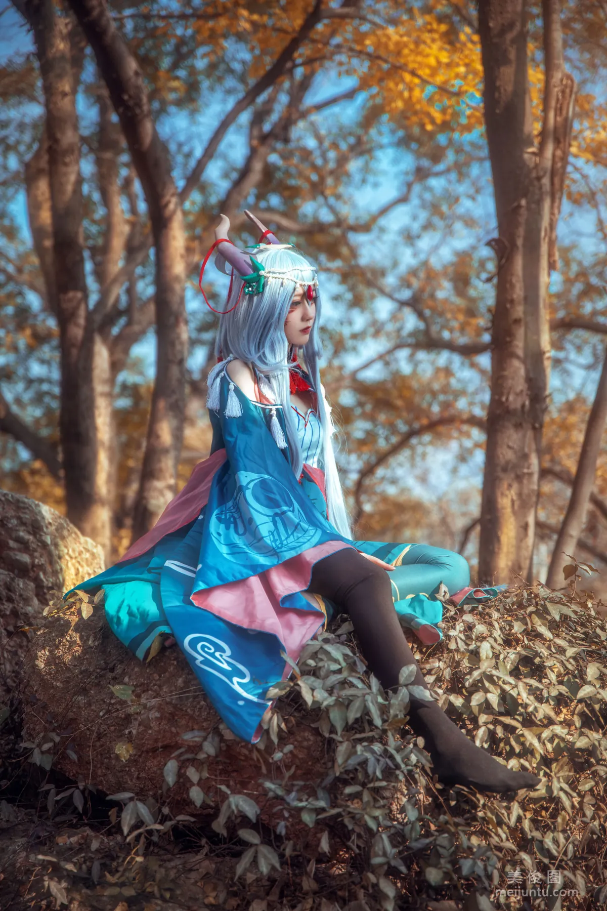 [Cosplay写真] 动漫博主弦音sic - 洛天依 上古神話