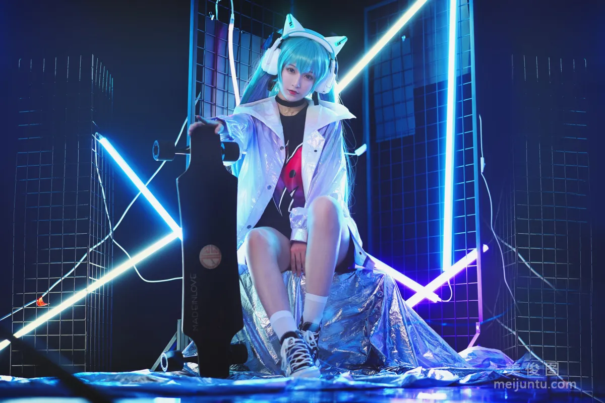 [Cosplay] 动漫博主铁板烧鬼舞w - 妖舞耳机miku 写真集