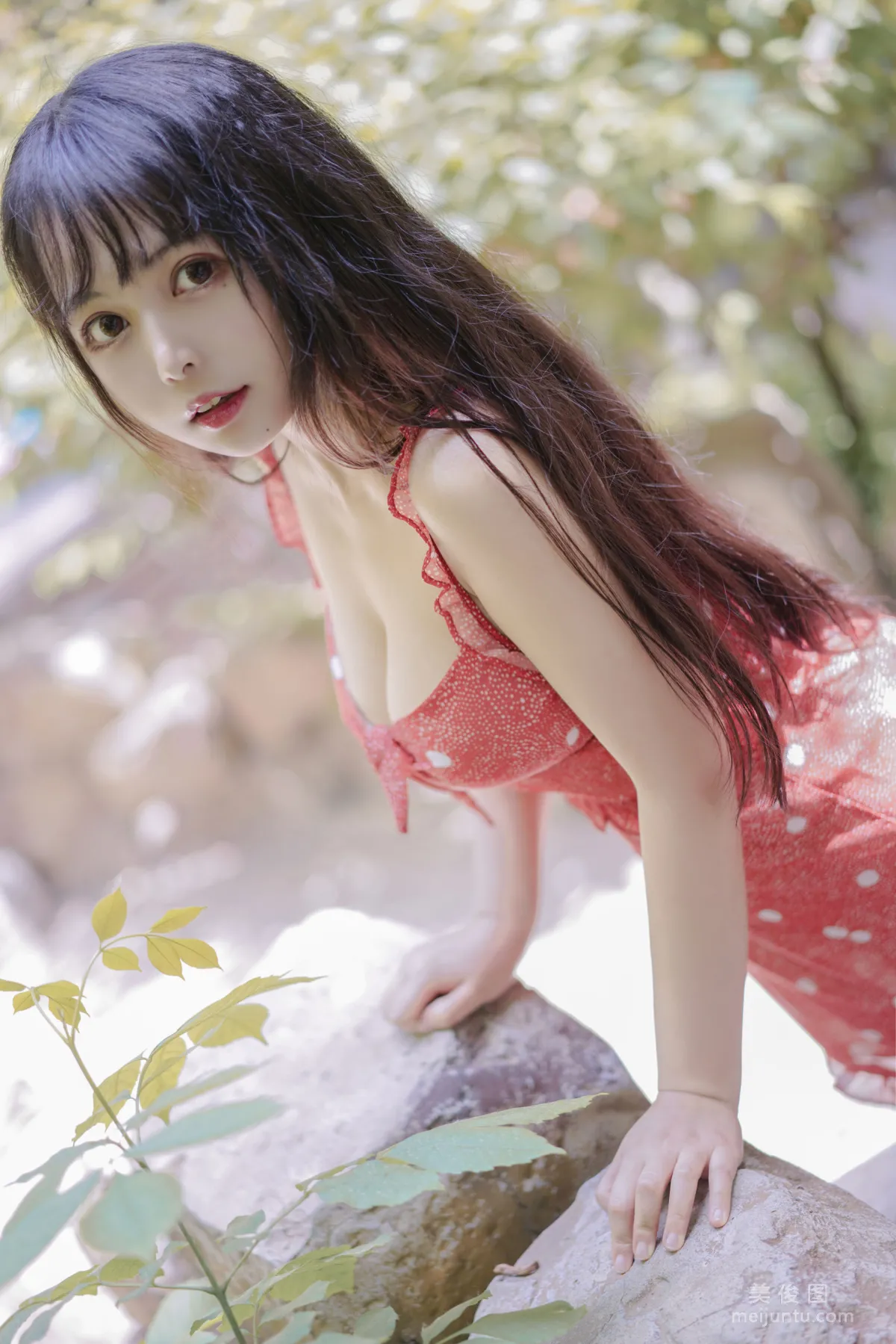 [Cosplay] 大眼萌妹黑猫猫OvO - 草莓
