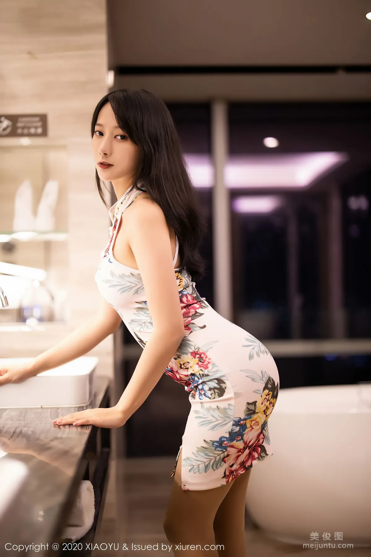 [语画界XIAOYU] Vol.366 何嘉颖 - 性感朦胧肉丝美腿系列