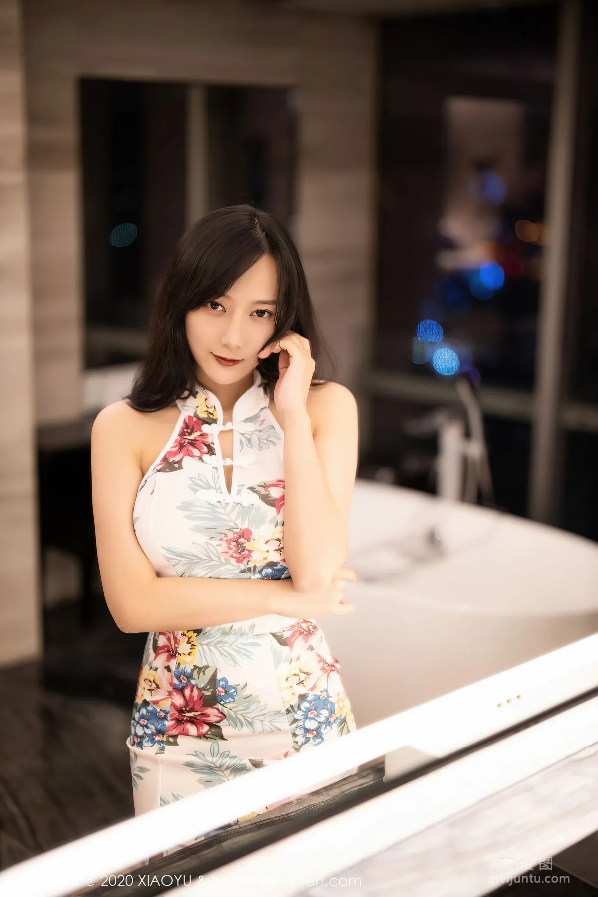 [语画界XIAOYU] Vol.366 何嘉颖 - 性感朦胧肉丝美腿系列