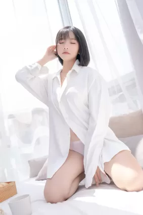 Messie Huang 《Boyfriend's shirt 》 写真集