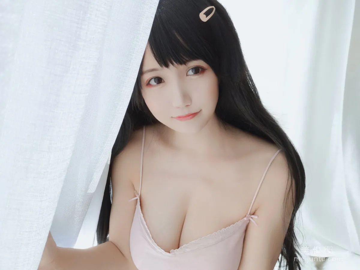 [Cosplay] 动漫博主小仓千代w - 粉色吊带 写真集
