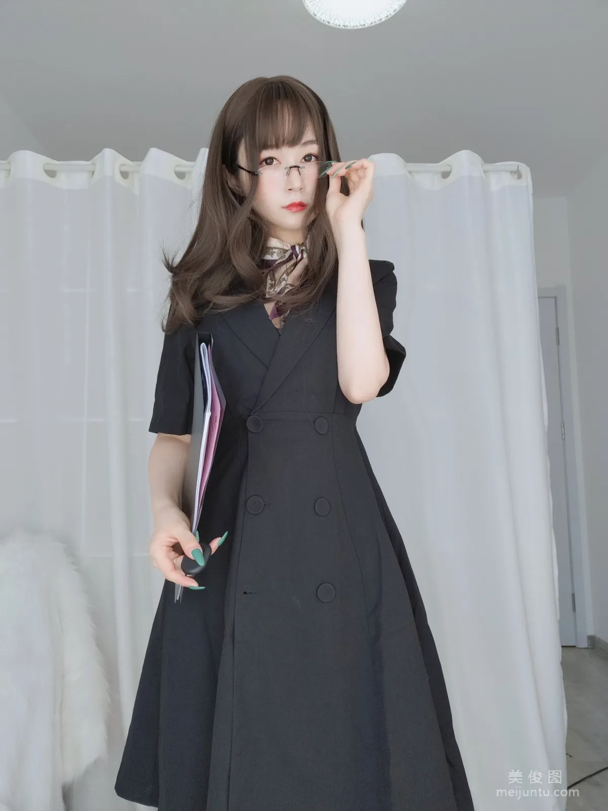 [Cosplay] Coser小姐姐白银 - OL下的内衣 写真集