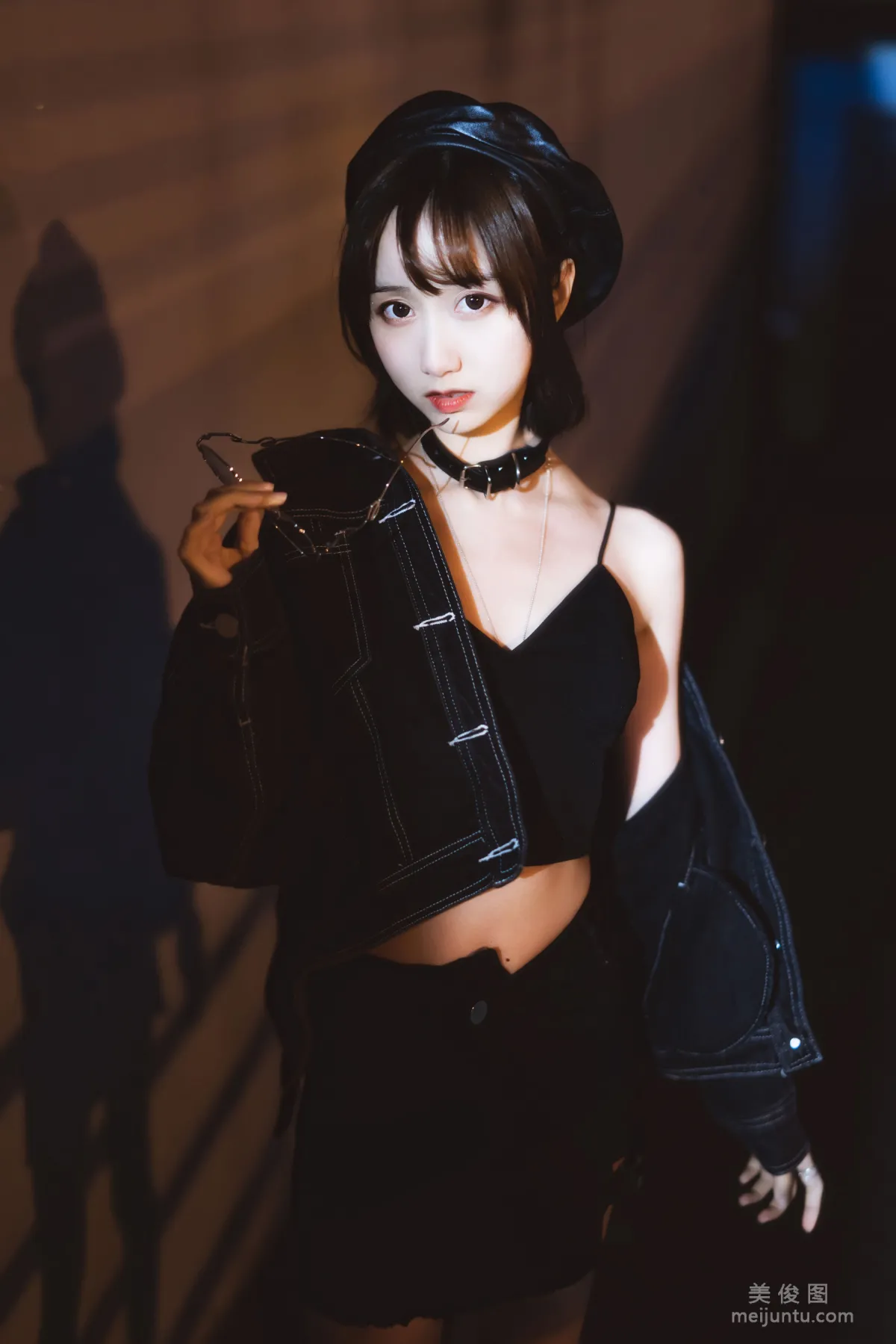 [Cosplay] 木绵绵OwO - 室外短裙 写真集