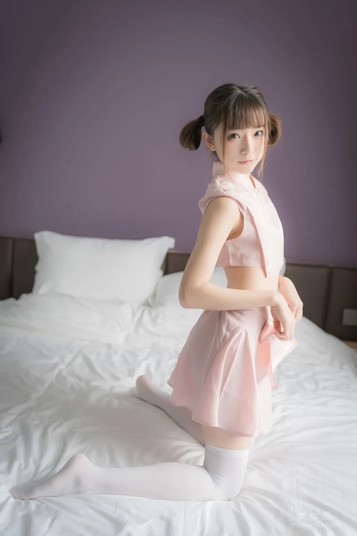 [网红COSER] Kitaro_绮太郎 - 粉色团子 写真集