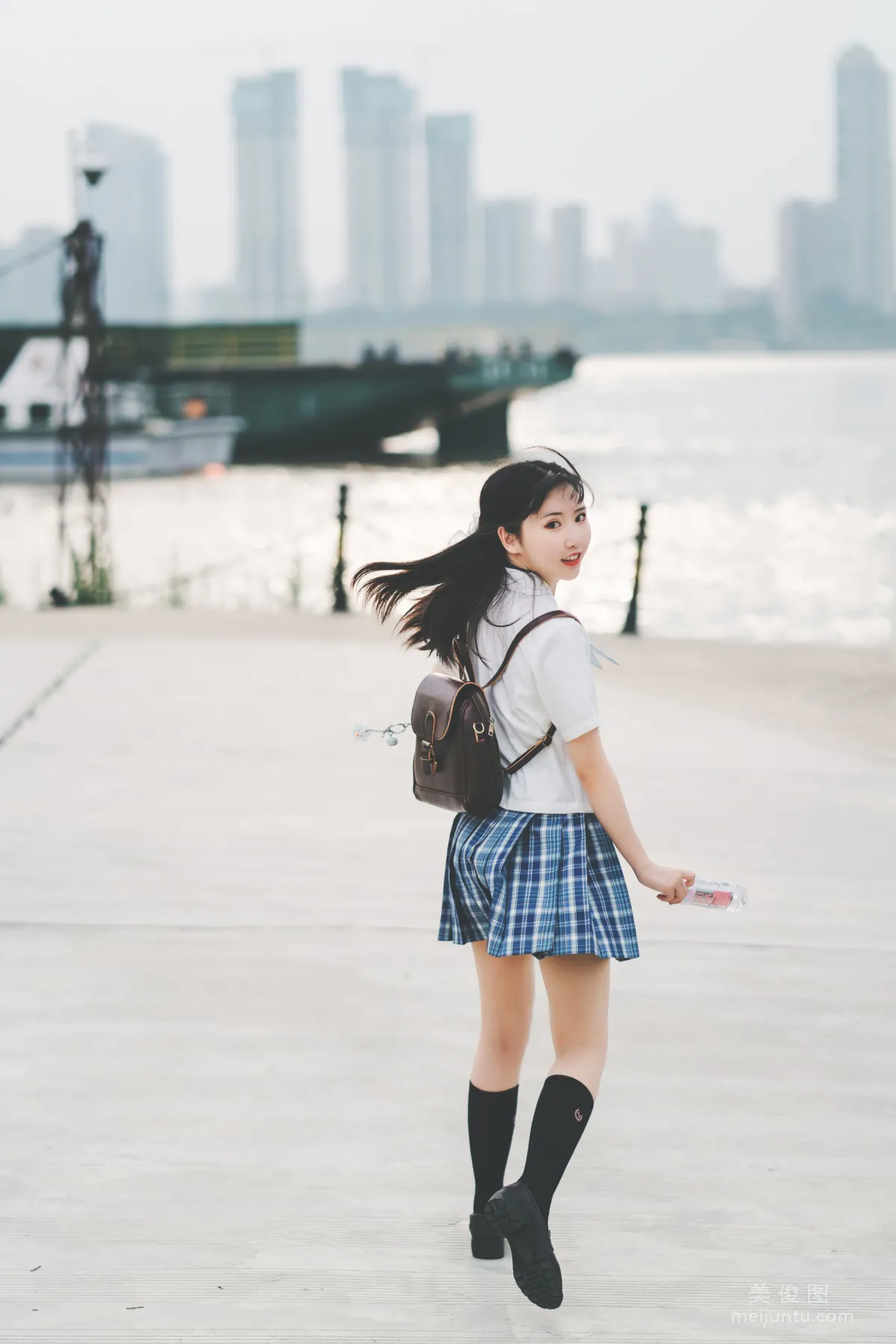 [网红COSER] 面饼仙儿 - 沙雕JK