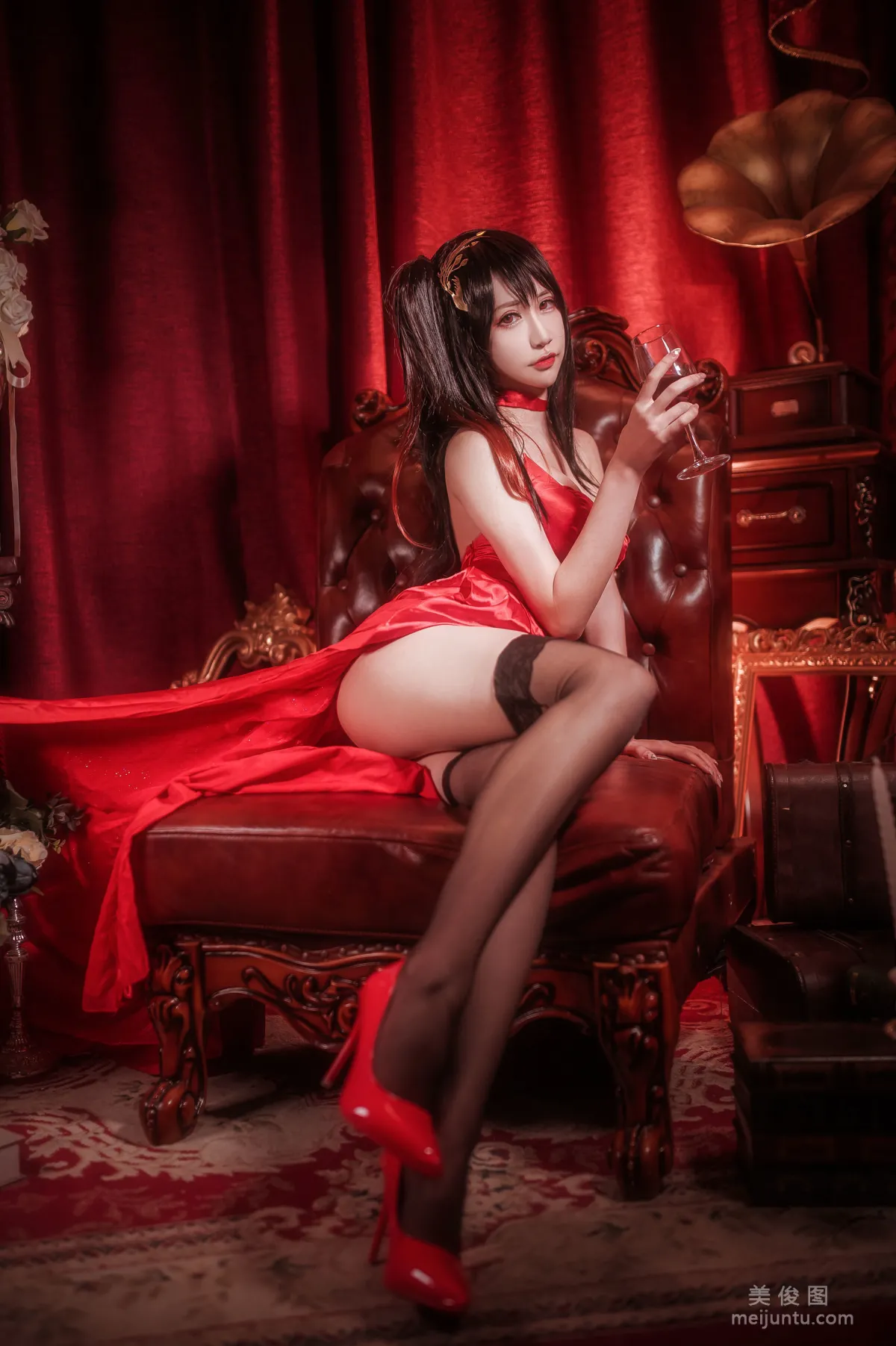 [网红COSER] 动漫博主阮邑_Fairy - 大凤礼服 写真集
