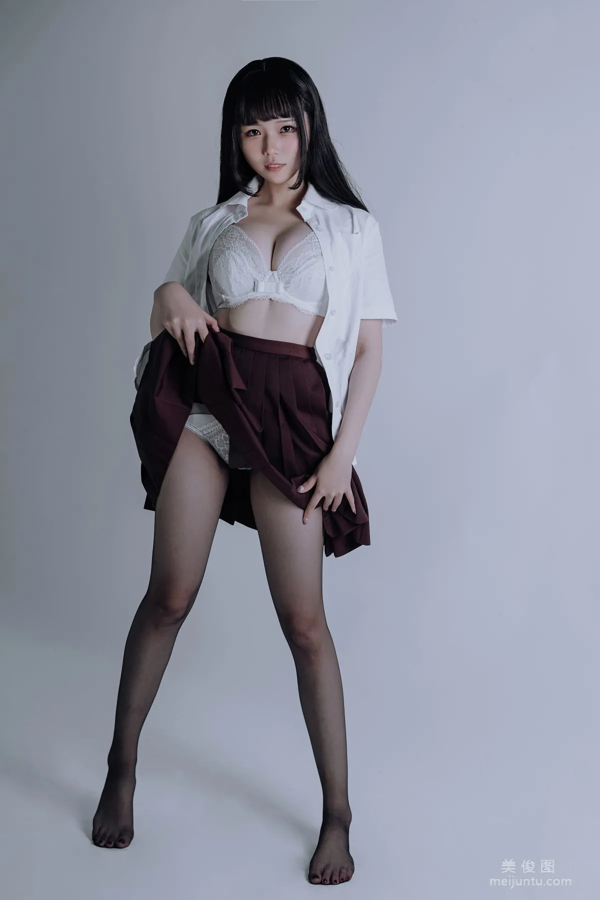 [网红COSER] 七月喵子 - JK黑丝 写真集