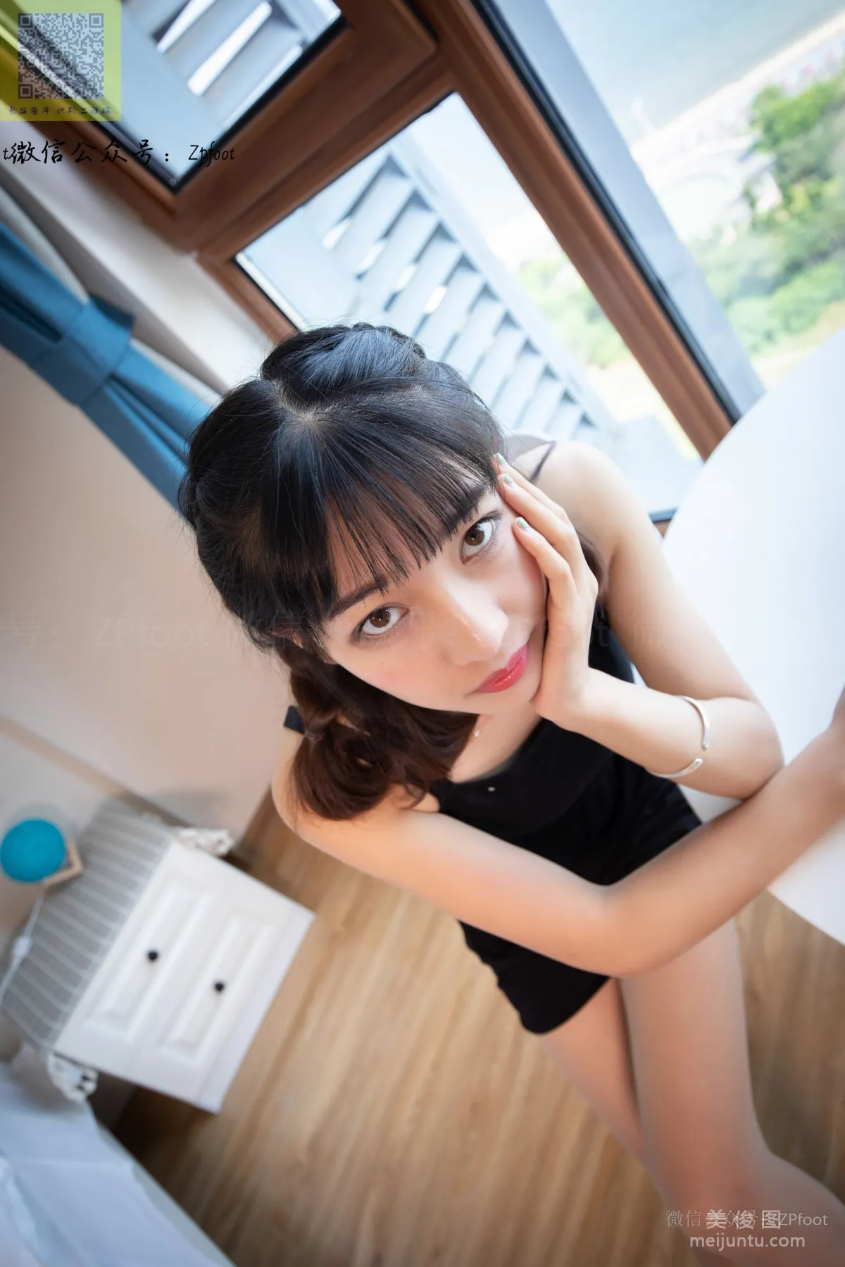 [山茶摄影LSS] NO.156 小雪脱丝袜 写真套图