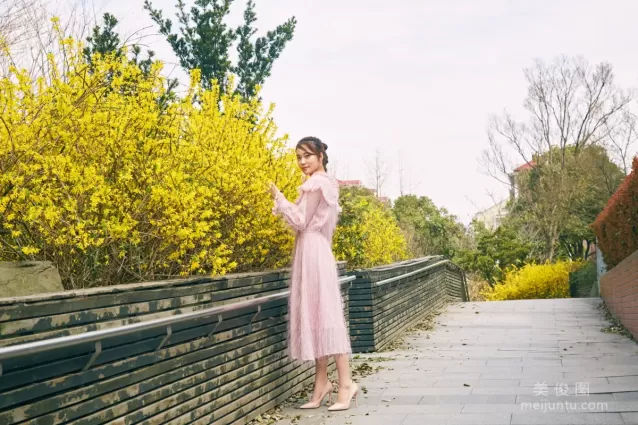 [奈丝] NO.039 露露 - 人比花娇