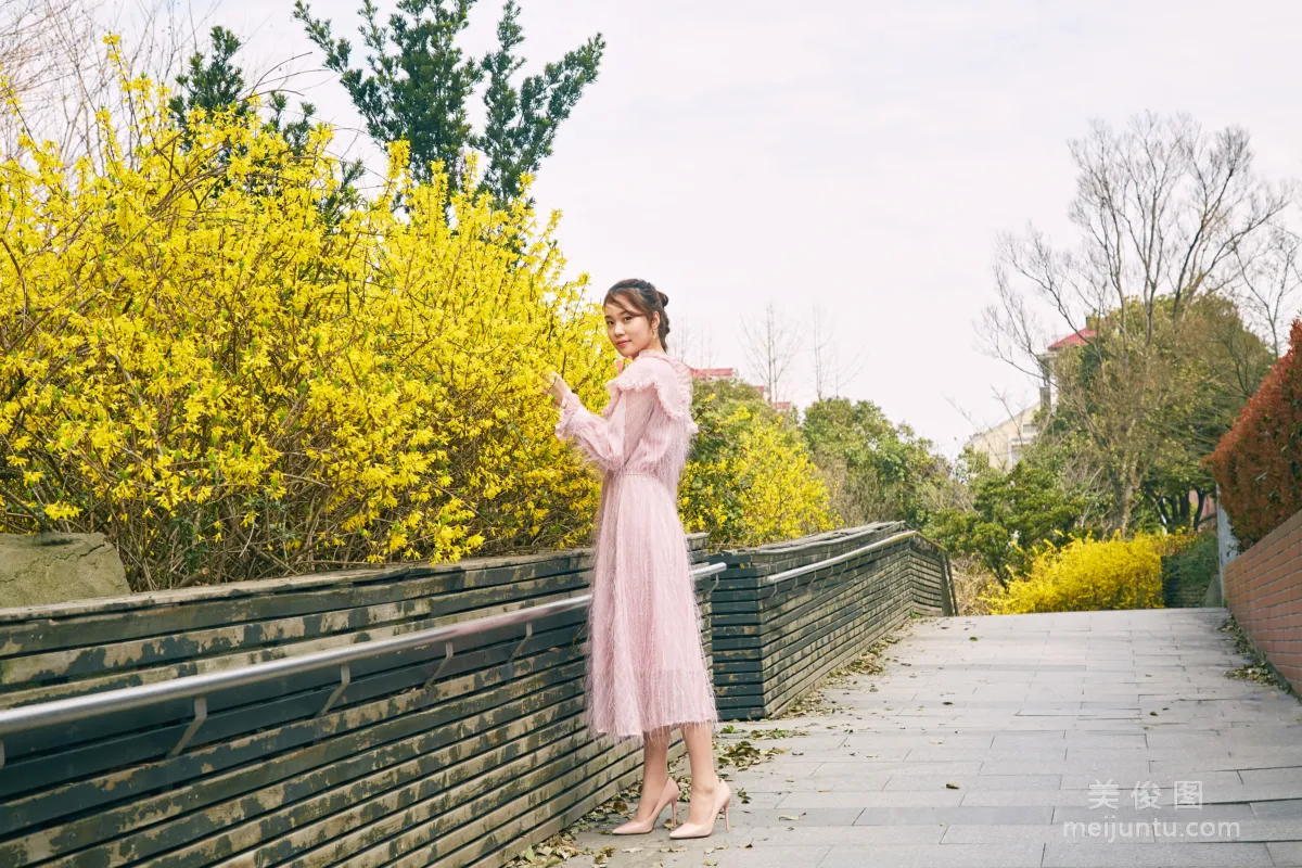 [奈丝] NO.039 露露 - 人比花娇