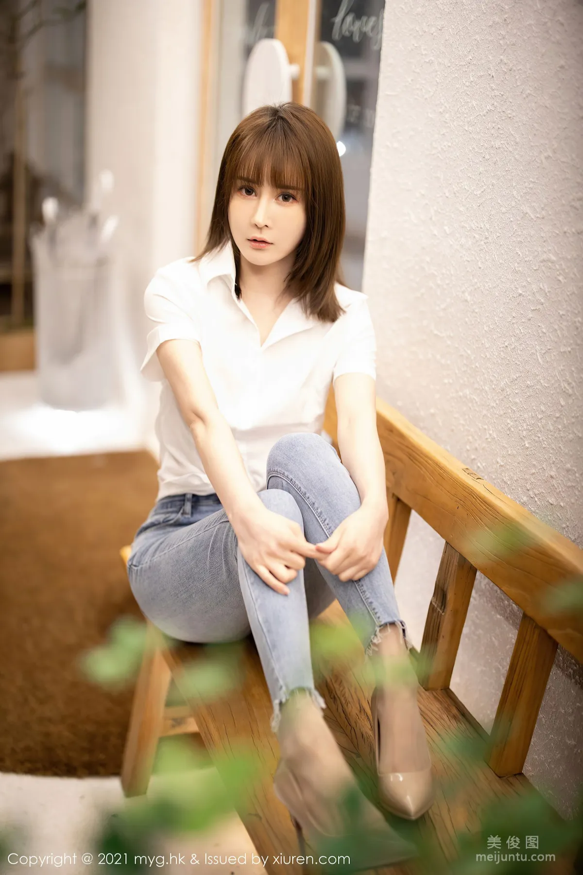 [美媛馆MyGirl] Vol.540 蔡文钰Abby - 经典的白衬衫与直爽牛仔裤