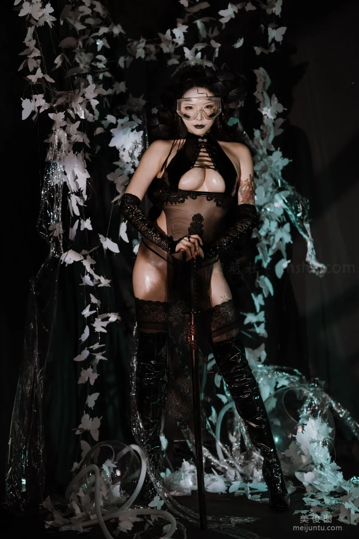 [网红COSER写真] 秋和柯基(夏小秋秋秋) - VR女友(虚拟篇)