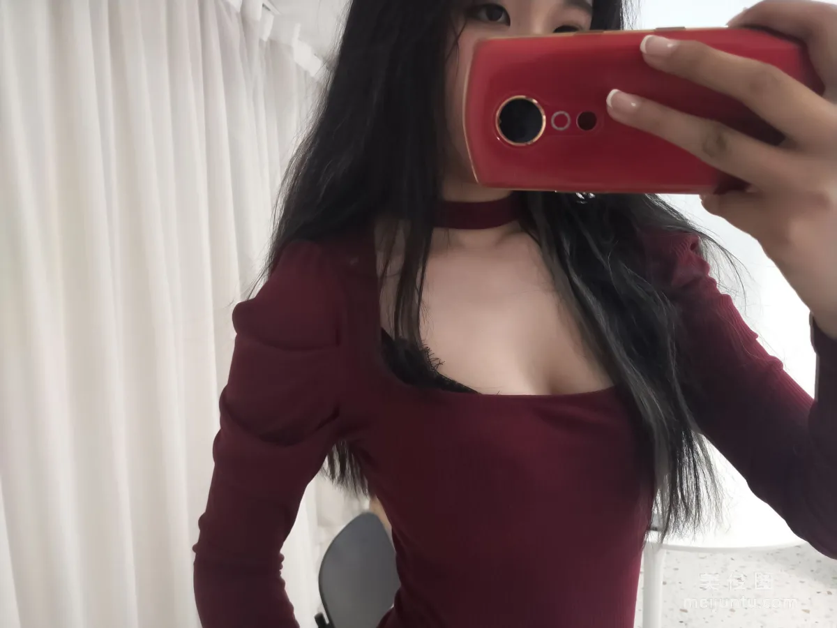 [网红COSER] 轩萧学姐 - 酒红色连体衣 写真套图