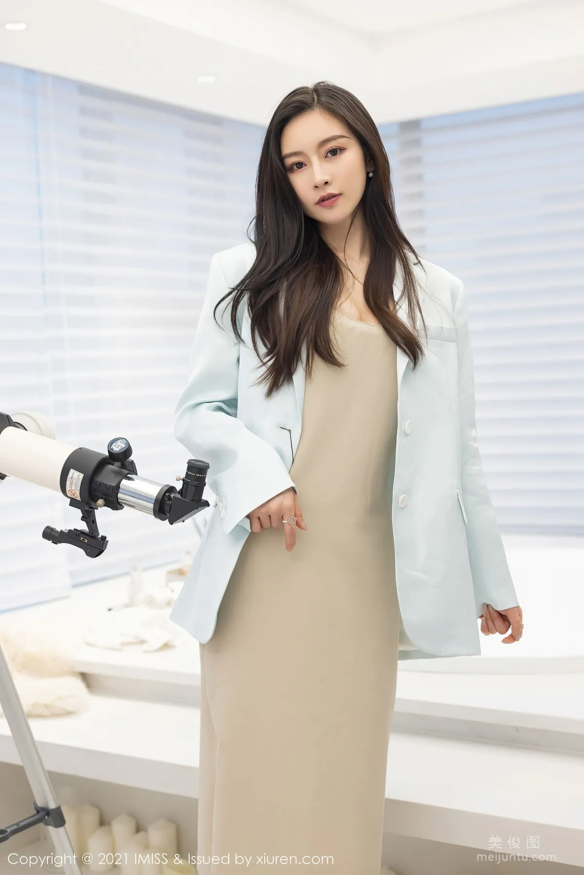 [爱蜜社IMiss] Vol.601 Vanessa - 碎花与蕾丝内衣