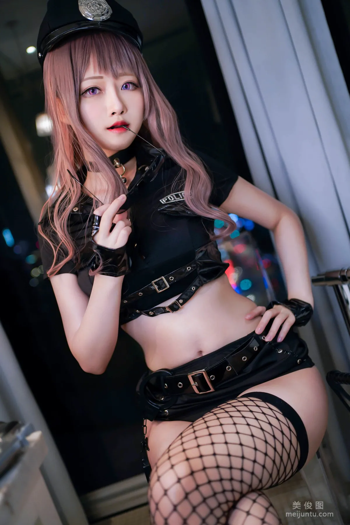 [Cosplay] Arty亞緹 - 女警网袜 写真套图