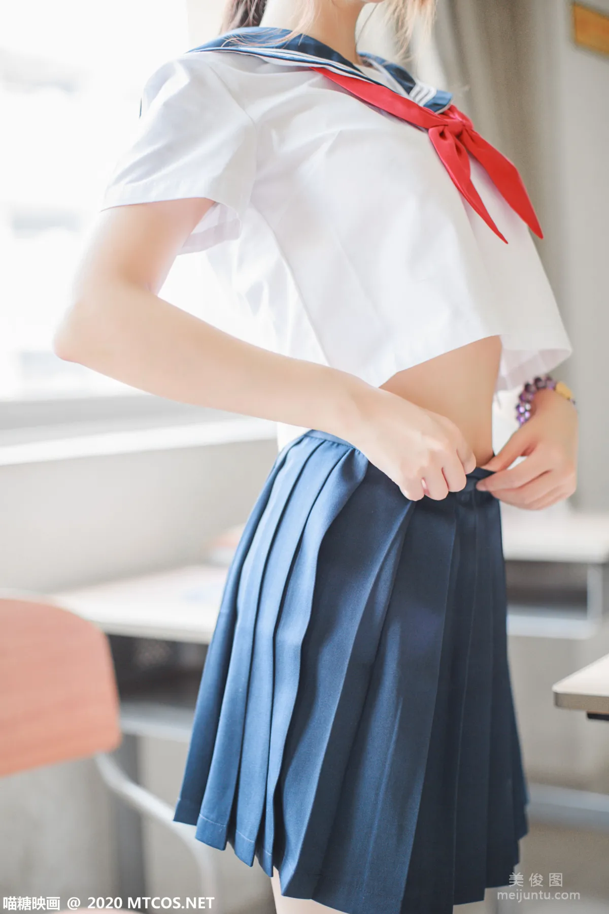 [喵糖映画] VOL.340 同桌的水手服 写真套图
