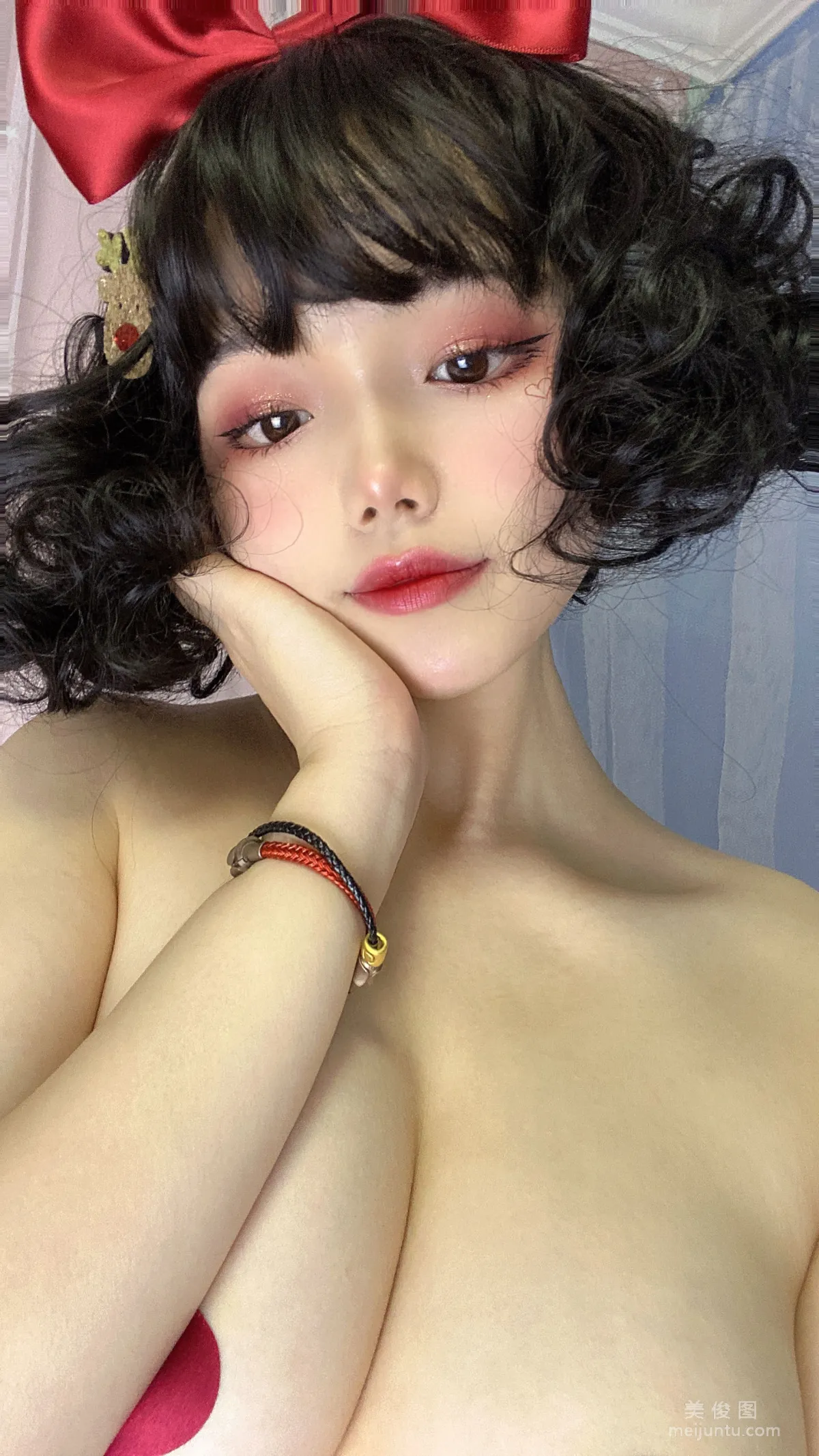 [Cosplay] 七月喵子 - 迟到的圣诞节 写真套图