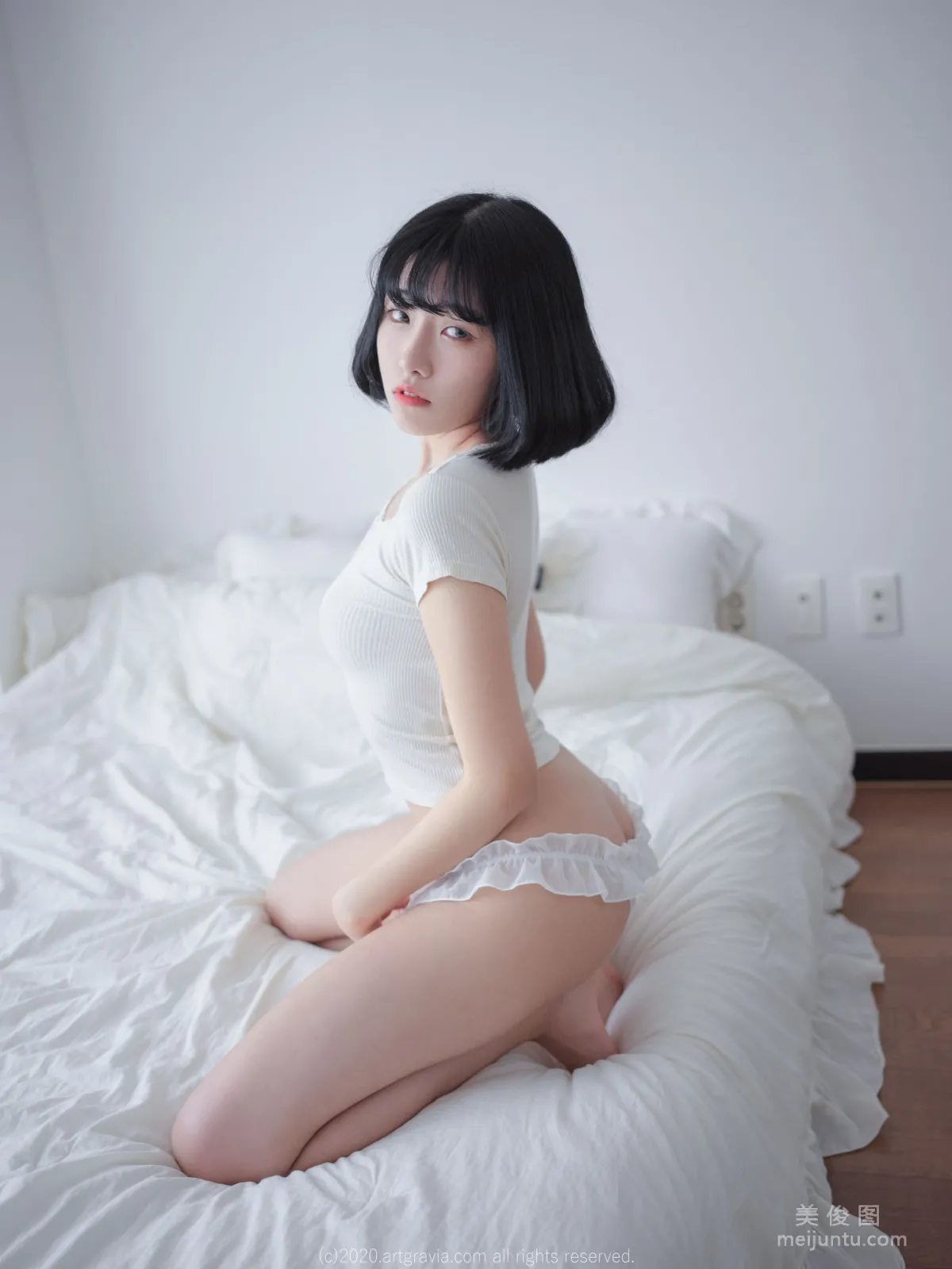 [ARTGRAVIA] VOL.210 Sonson - 床拍性感背心系列