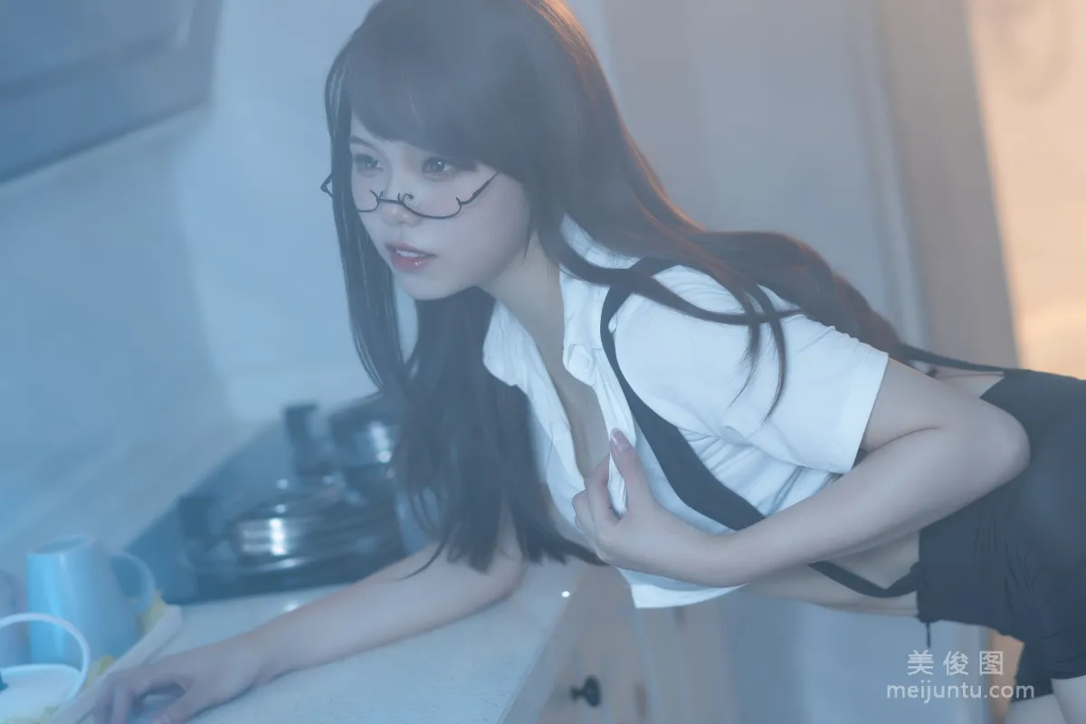 [Cosplay] 七月喵子 - 眼镜娘1号 写真套图