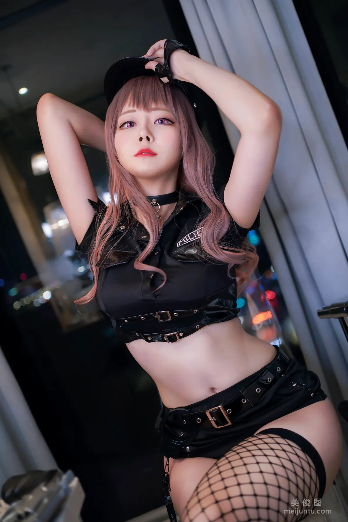 [Cosplay] Arty亞緹 - 女警网袜 写真套图