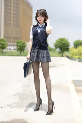 [语画界XIAOYU] Vol.553 芝芝Booty - 室外车拍主题系列
