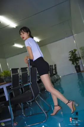 [丽丝映像GIRLISS] 实习女秘 写真套图
