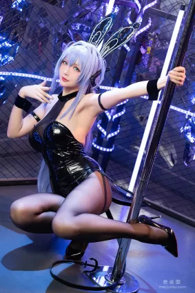 [网红COSER] 星之迟迟 - 纯白と漆黑《花园》 套图