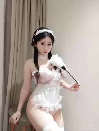 [Cosplay] 是依酱呀 - 冬季女友 写真套图
