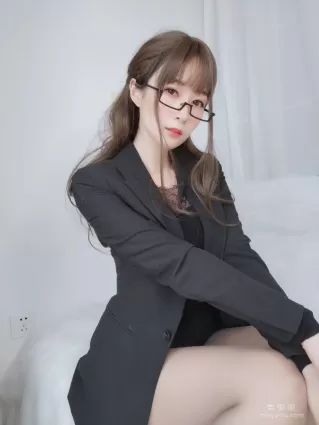 Coser小姐姐白银81 - 黑西服