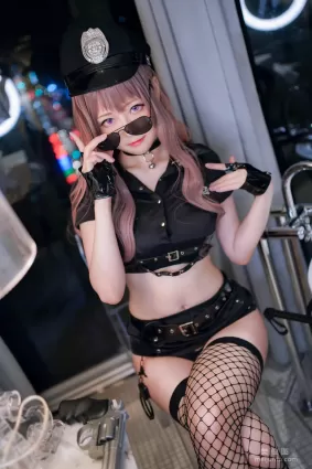 [Cosplay] Arty亞緹 - 女警网袜 写真套图