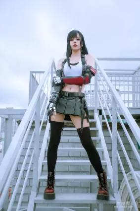 [网红COSER] 日本性感萝莉Byoru - Tifa 写真套图