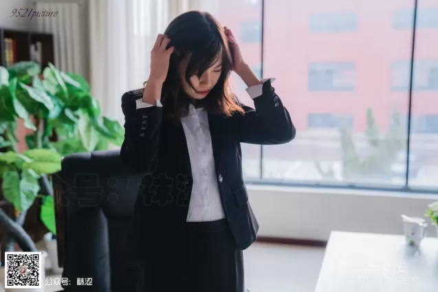 [袜涩] VOL.019 乐乐 - 腿神职业装