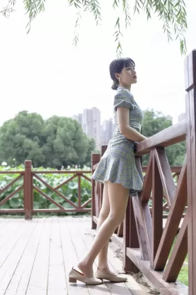 [思话SiHua] SH173 诗诗 - 旗袍肉丝女孩逛公园