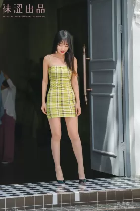 [袜涩] VOL.060 脸脸 - 女粉丝脸脸紧身裙