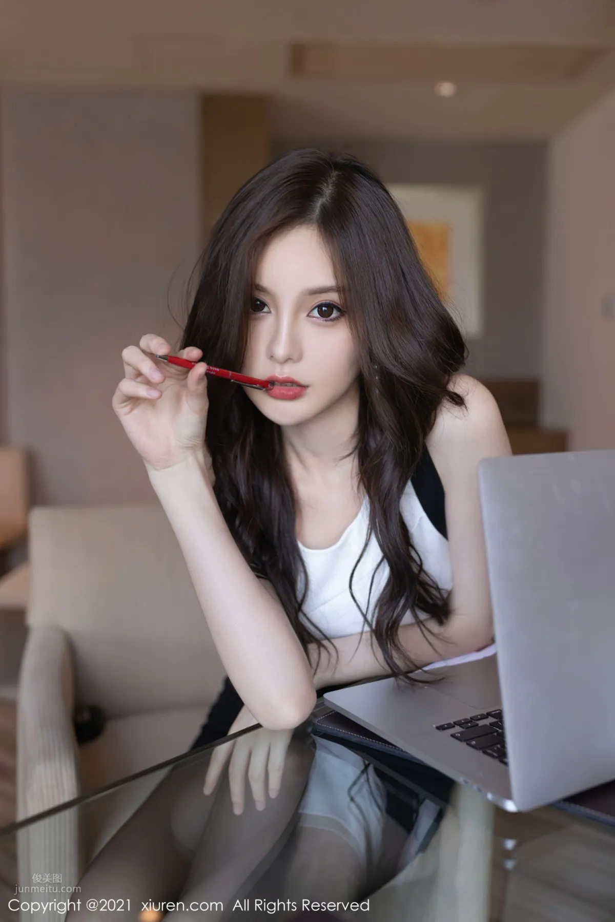 精致女神王心怡 会议室主题系列