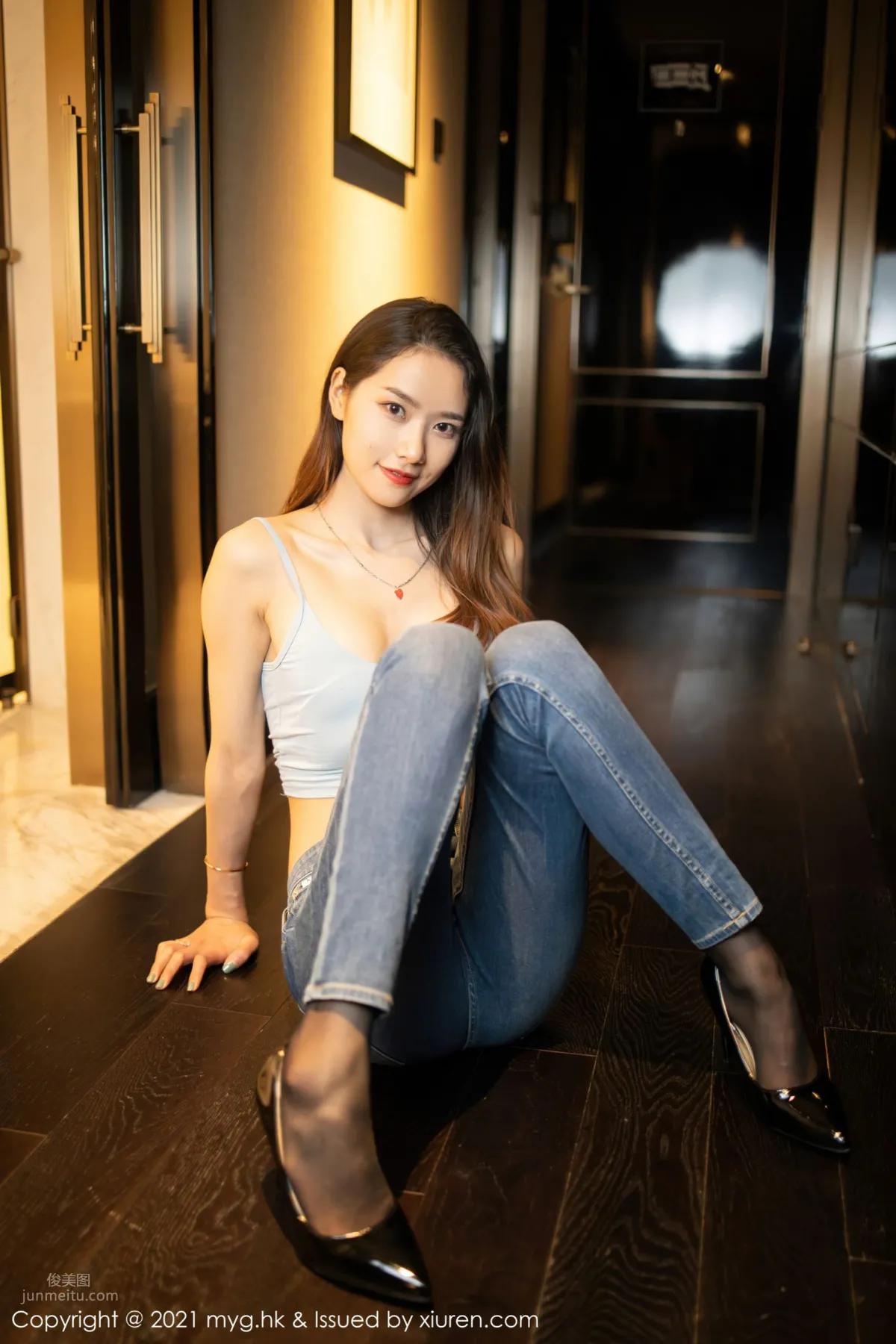 骨感美人方子萱 直爽动人牛仔裤