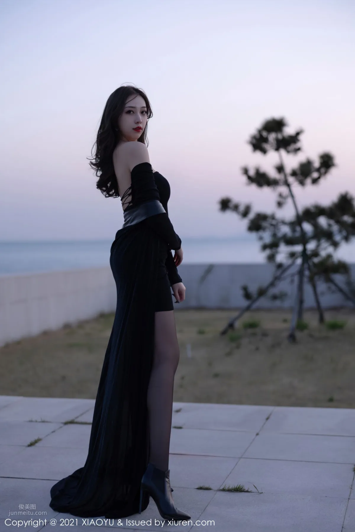 冷艳女神郑颖姗 魅惑的黑色服饰