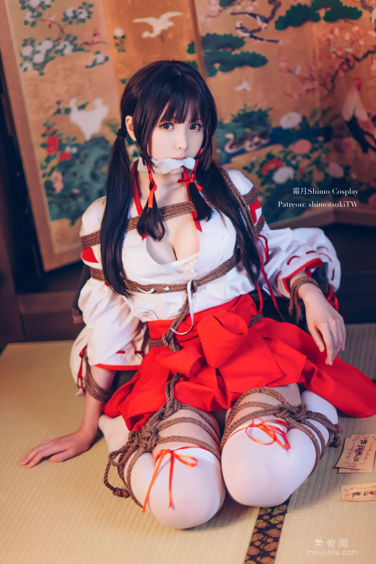 [网红COSER写真] 微博妹纸霜月shimo - 巫女捆绑 套图