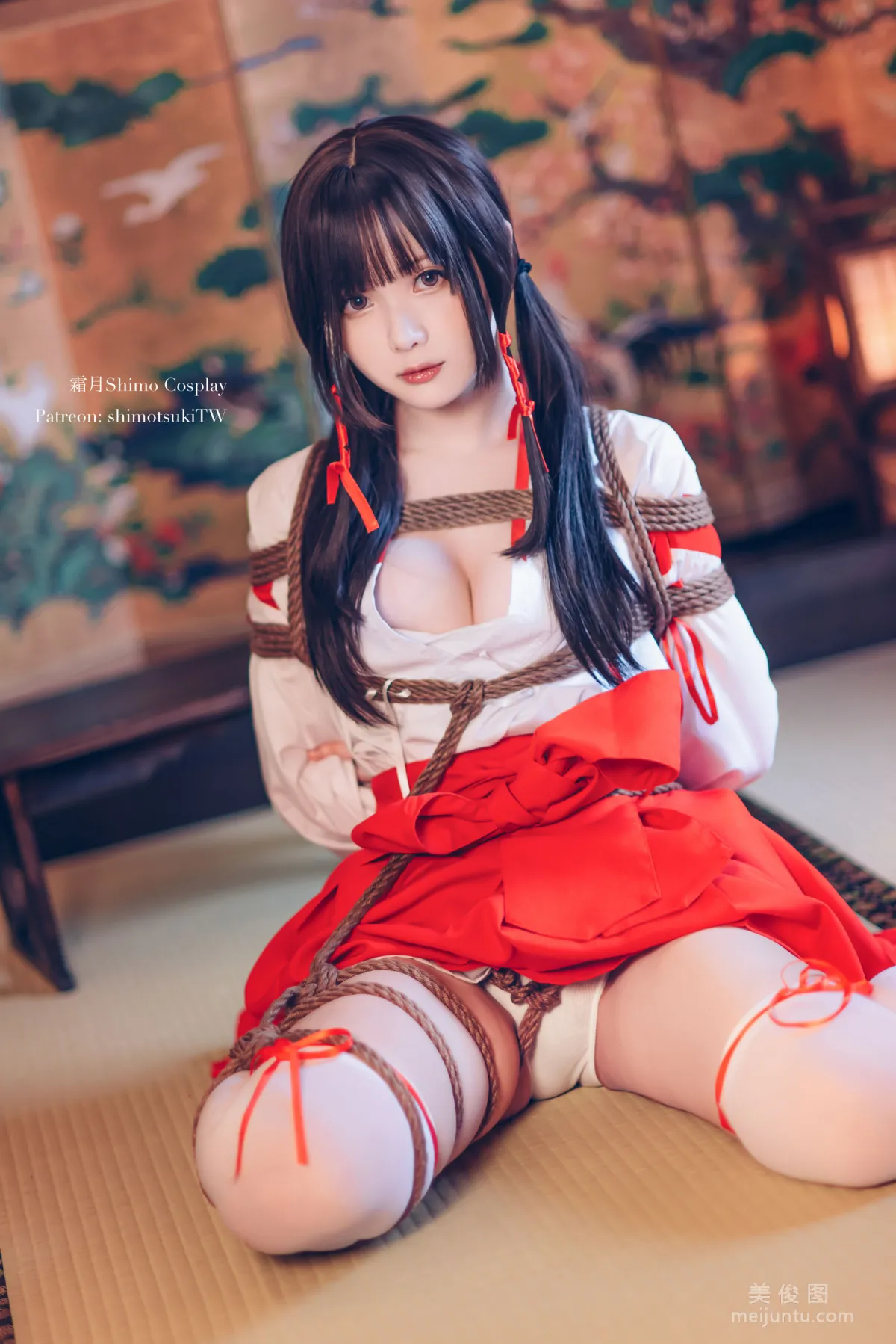 [网红COSER写真] 微博妹纸霜月shimo - 巫女捆绑 套图
